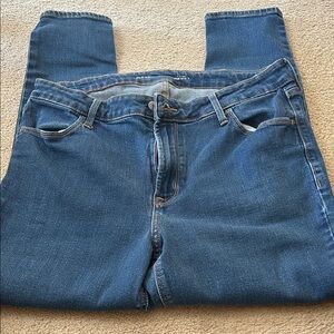 Old Navy Women’s Skinny Jeans in Dark Blue Wash